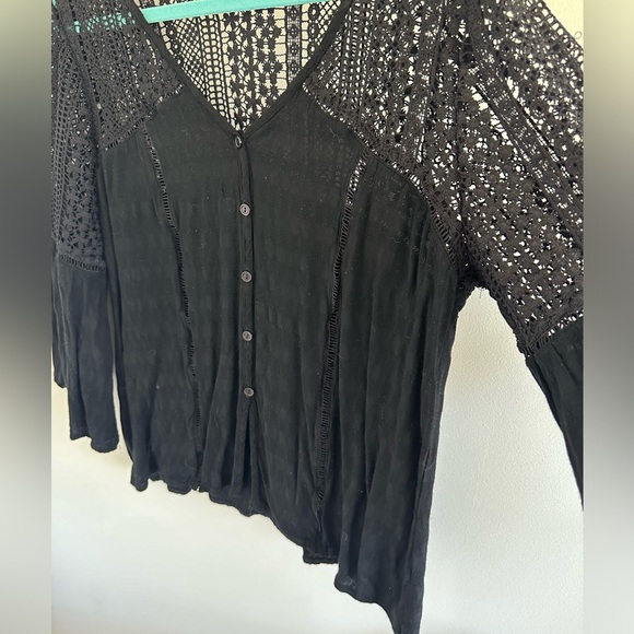 Farysays Women’s Top Lace CrochetV Neck Casual Loose Blouse - Picture 4 of 9